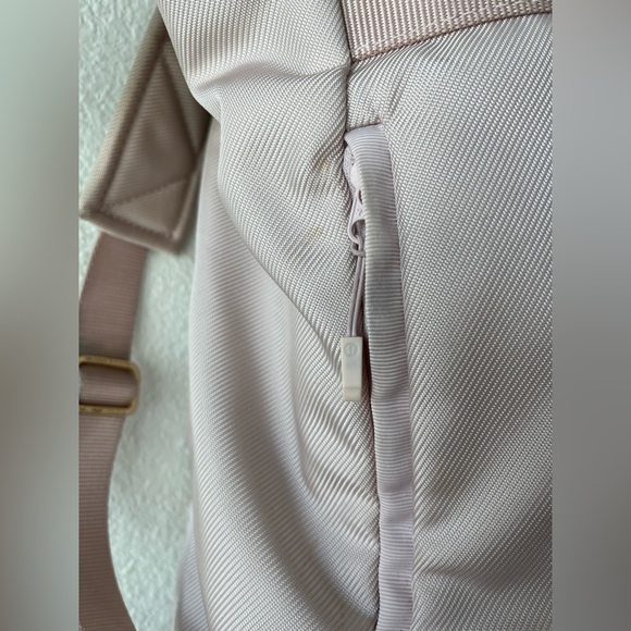 Lululemon City Adventurer Convertible Backpack 15L - Picture 8 of 16